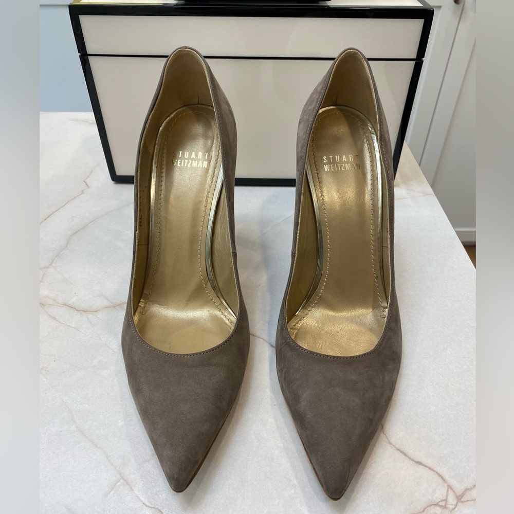 Stuart Weitzman grey suede pointed toe pumps
